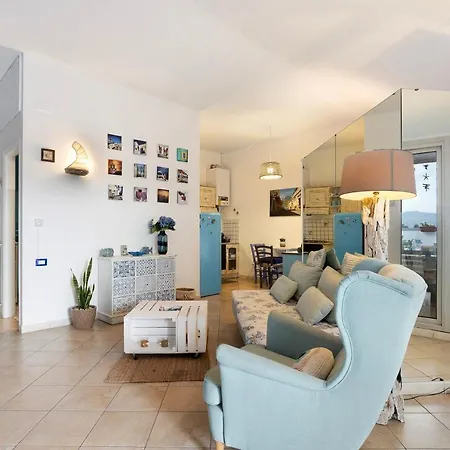 Attico Con Terrazza A Apartment *
