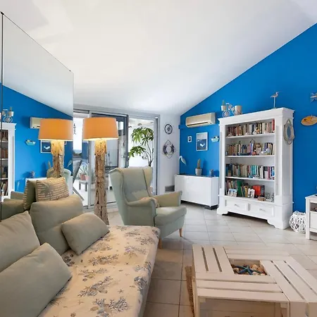 Attico Con Terrazza A